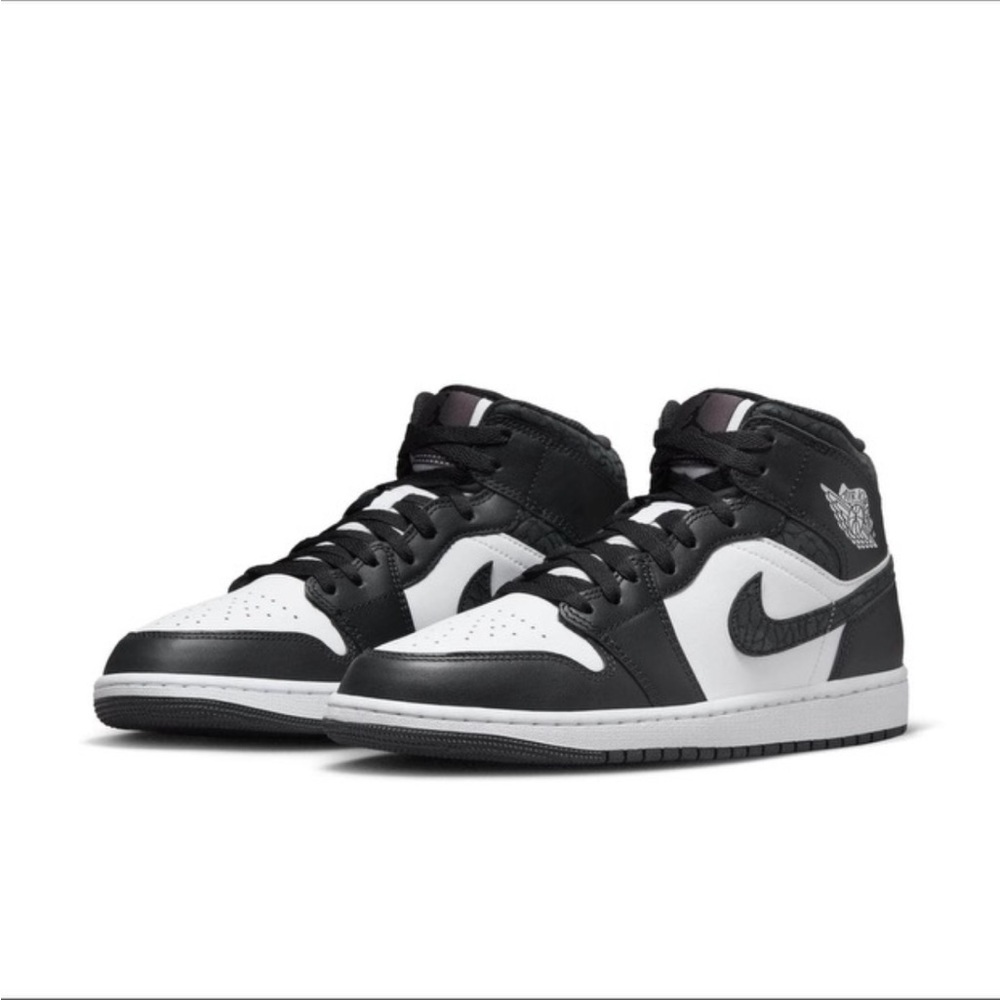 Air Jordan 1 Mid SE "Panda"